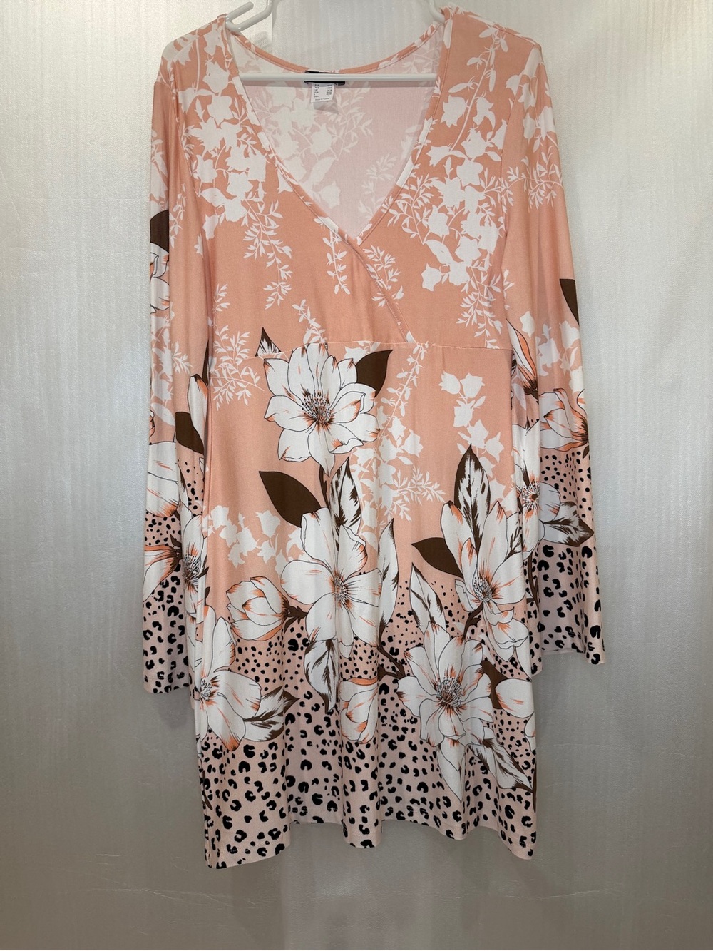 VENUS Peach/White/Brown Mixed Floral/Leopard Print V-Neck Dress